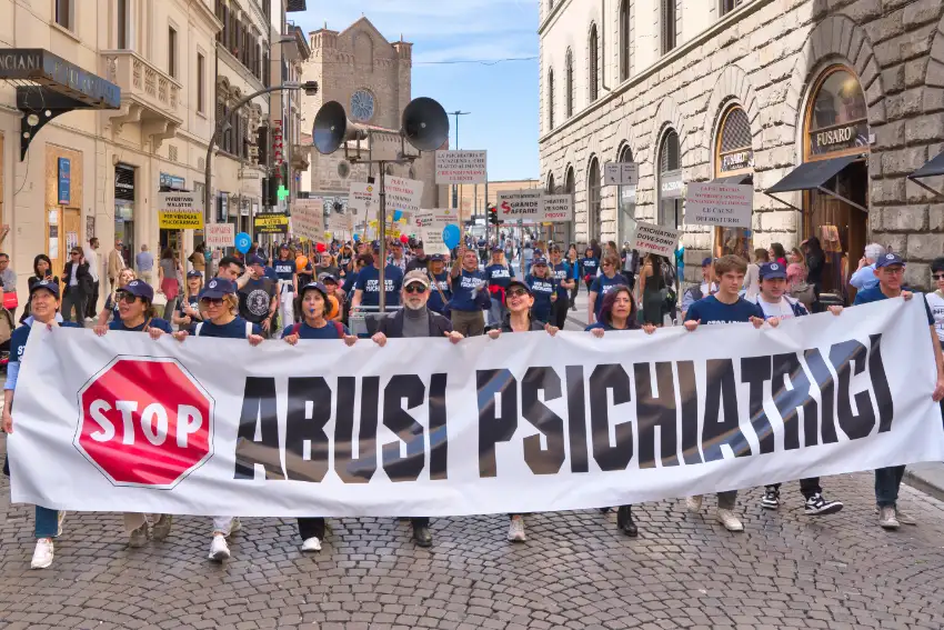 Manifestazione Firenze in difesa dei diritti umani nel campo della salute mentale