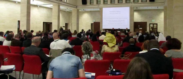 Consiglio Vaticano: "Il bambino come persona e come paziente" Consiglio Vaticano, immagine del convegno: "Il bambino come persona e come paziente"