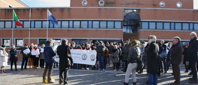Un momento della manifestazione: NO discriminazioni e TSO camuffati sui bambini