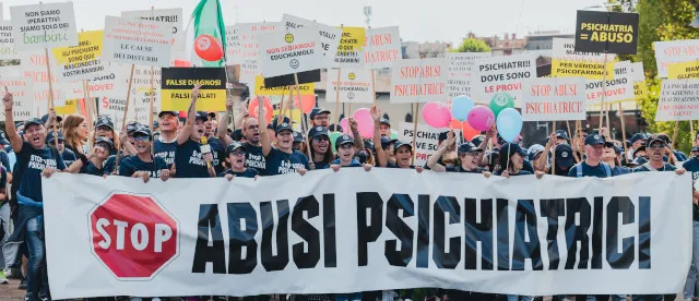 Manifestazione STOP abusi psichiatrici